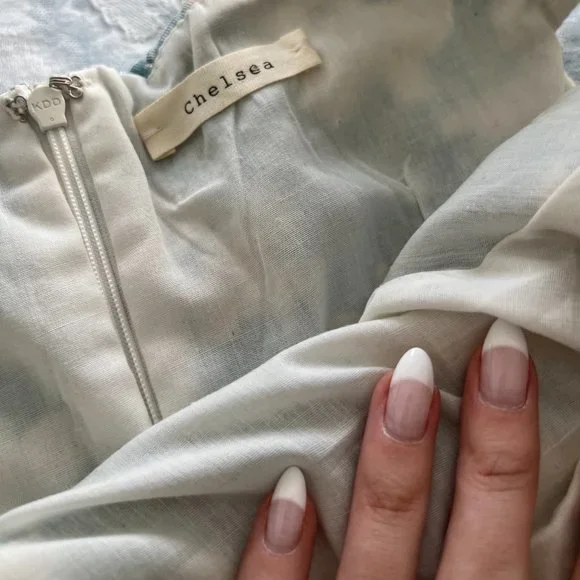 Beautiful Chelsea Dress - Picture 5 of 7